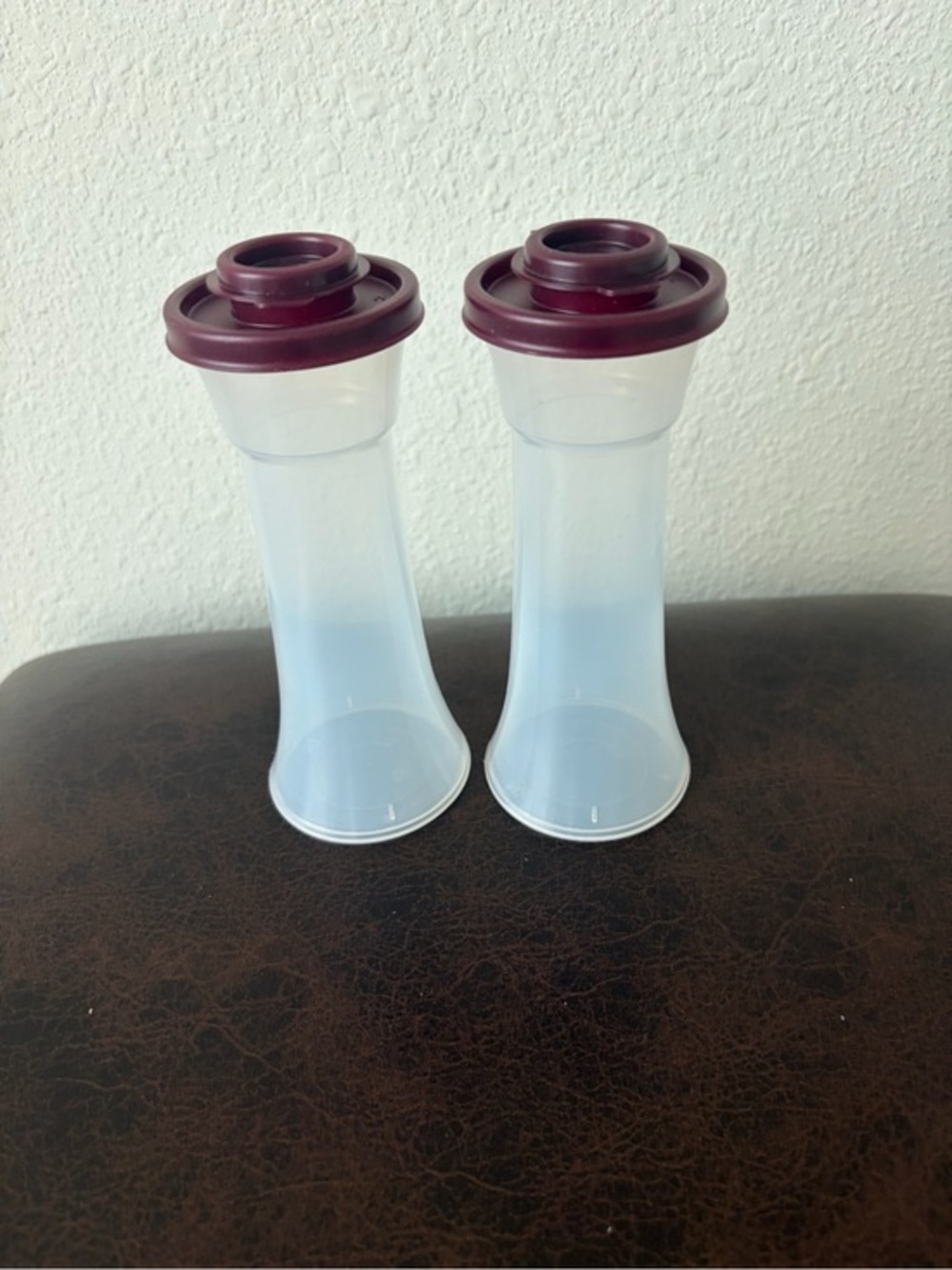 Tupperware 2 piece Hourglass Seasoning Shaker Set DEEP RED nwob